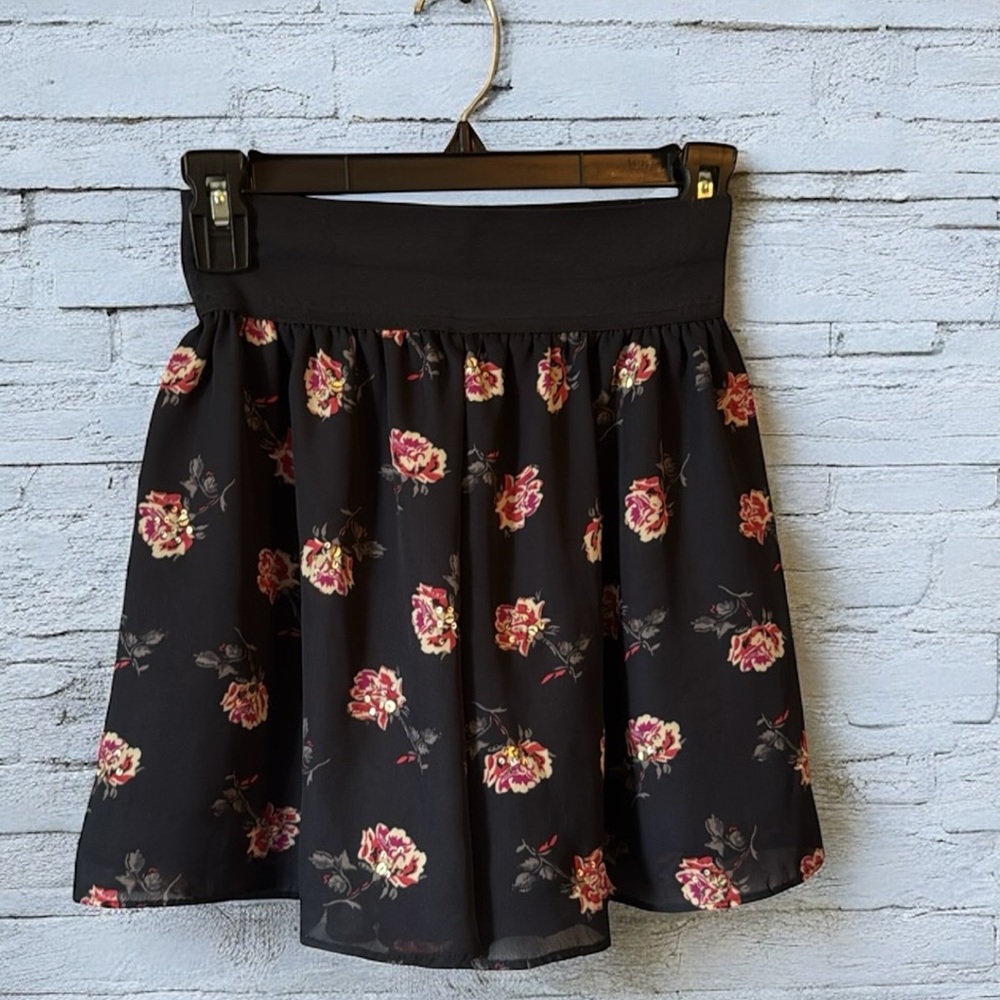 Love H81 Elastic waist black pink floral Mini skirt, lined and fluttery Rk4n